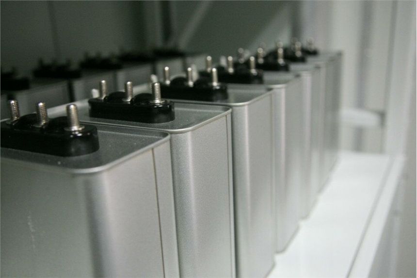 電容器能通過(guò)直流電嗎？為什么？